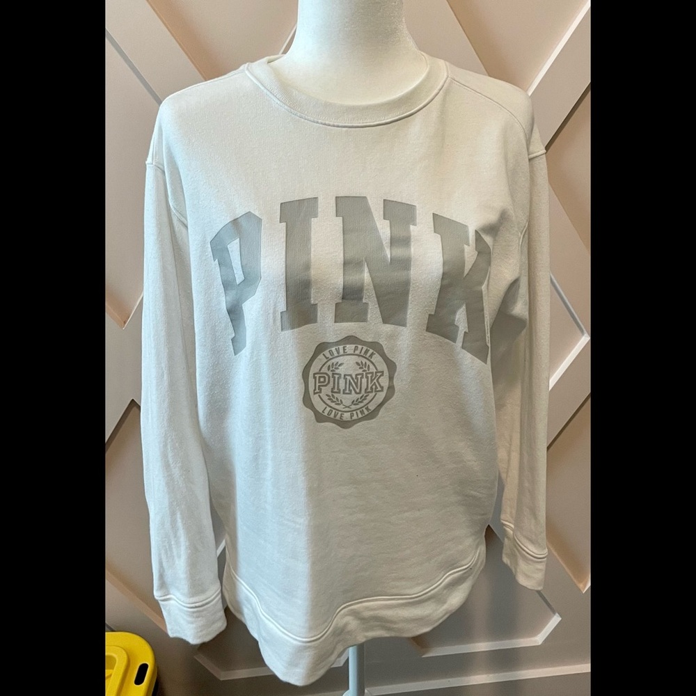 *SOLD* Victoria’s Secret Pink sweatshirt